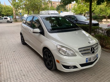 Mercedes-Benz B200
