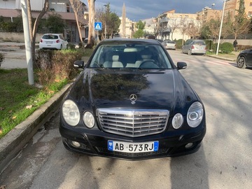 Mercedes-Benz E220